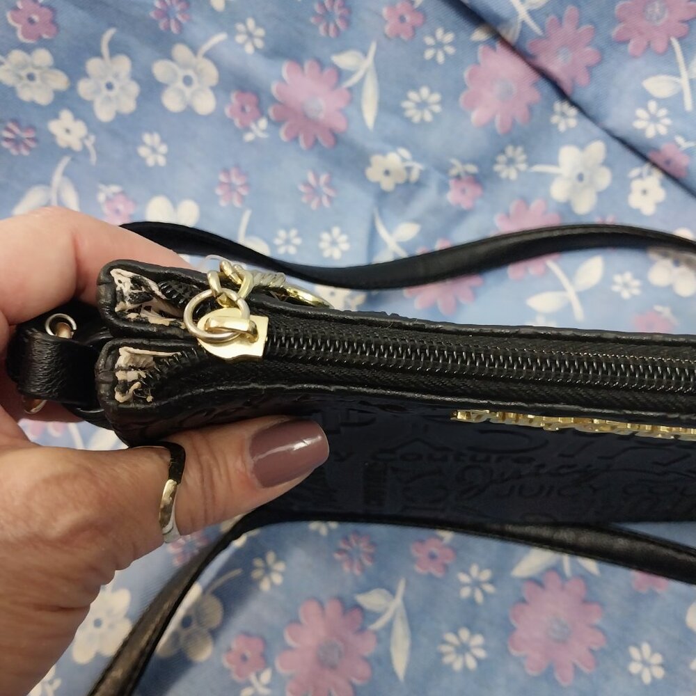 3195 Small Black Juicy Couture Crossbody Bag Purse. In Excellent Condition. - Picture 9 of 15